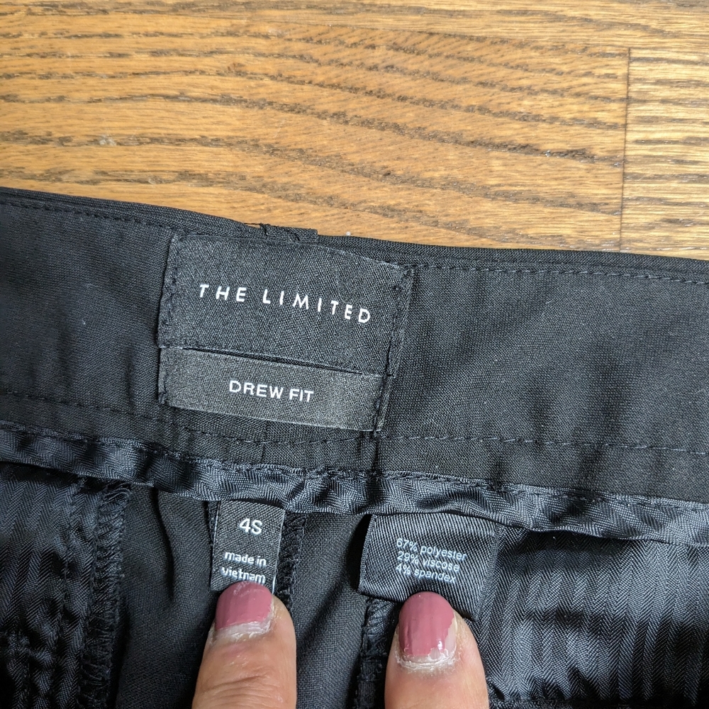 The limited Drew fit pants in black 4s short petite
